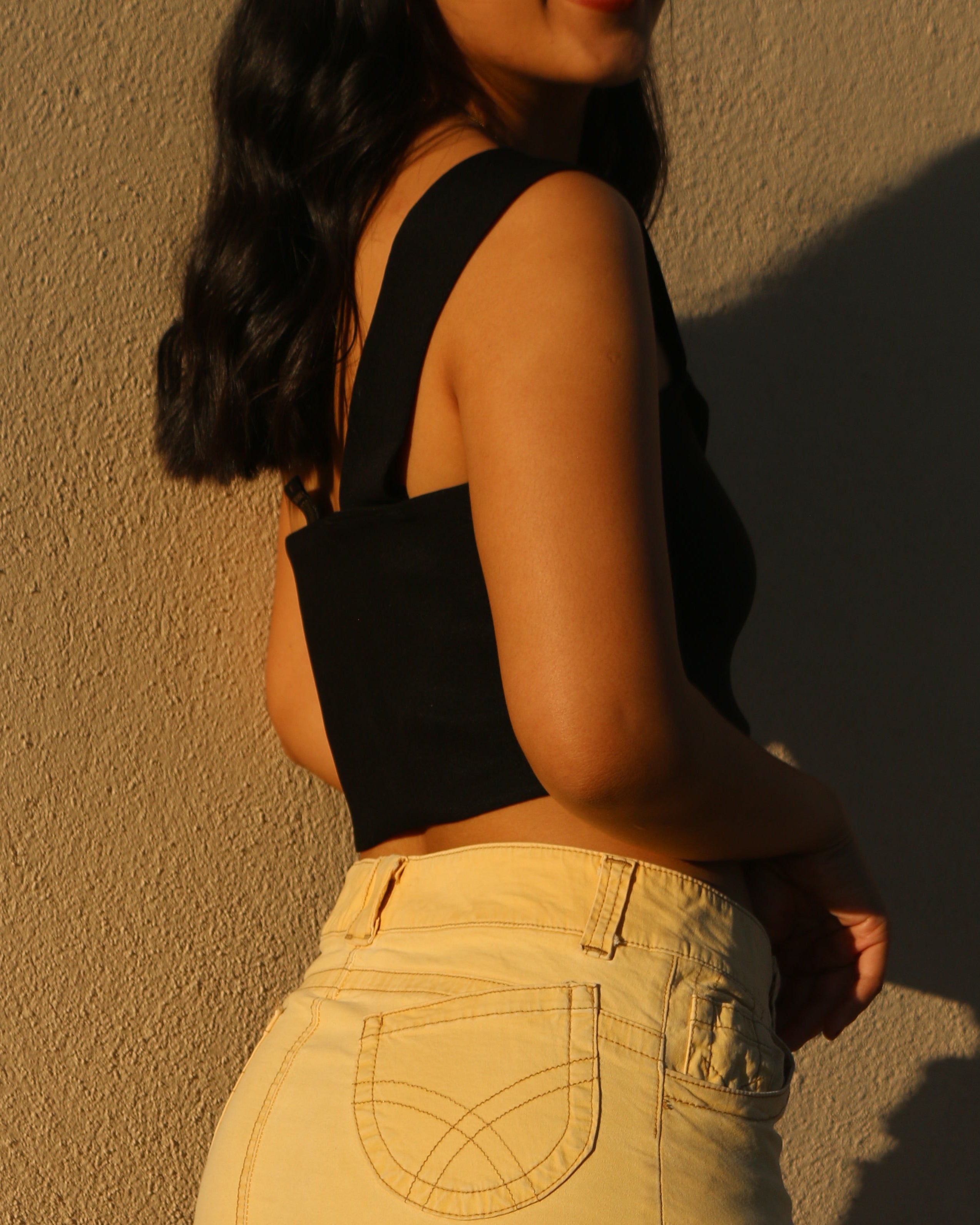 Blusa negra asimétrica